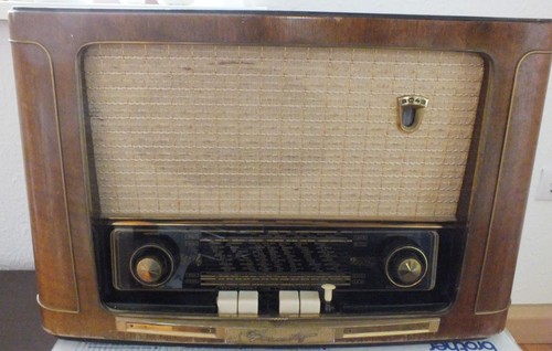 Altes röhrenradio von - röhrenradio, grundig