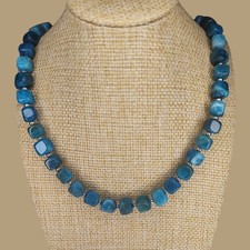 HANDMADE KETTE.  EDELSTEIN -BLAUE APATIT.
