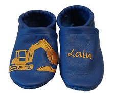 Krabbelschuhe, Lauflernschuhe, Bagger, Lederpuschen,  bestickt personalisiert