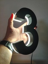 LED-Hausnummer beleuchtet |