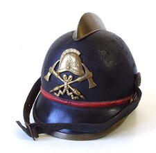 Antiker Feuerwehr Helm vor