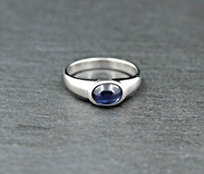 Klassischer RING mit SAPHIR |