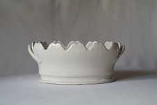 Antiker Kühler aus weißem