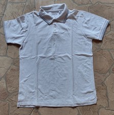 weißes Polo-Shirt mit kurzem