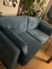 sofa blau samt