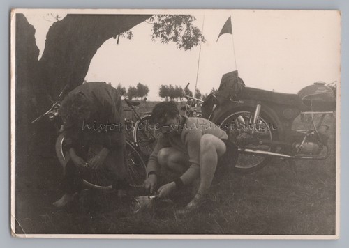 Jungen mit fahrrad und - jungen,
