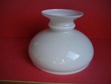 Milchglas Schirm für Petroleum Lampen Lampenschirm alt und antik. siehe Fotos