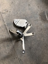 CBR 900 RR Fireblade in Teilen Fussrastenanlage Rastenanlage Rechts Bremse