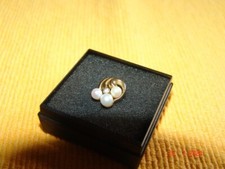 Einzelner Ohrstecker 333er Gold 3 Zuchtperlen 1 Brillantsplitter