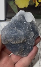 Apophyllit auf blauen