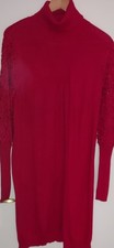 Elegantes rotes Pulloverkleid