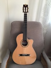 konzertgitarre mit tonabnehmer