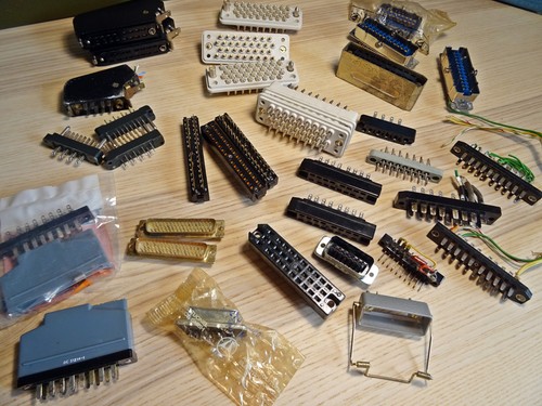 Konvolut 30x stecker - 30x, buchse