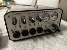 Akai EIE Pro audio/midi/USB-interface mit 48V Phantomspeisung , 4 Eing im O.K.
