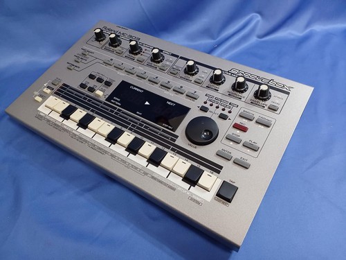 Roland nutkasten 303 - roland, mc-303