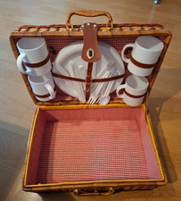 Picknickkoffer/korb aus Weide, neu, mit Geschirr für 4 Personen, 46x31x20 cm