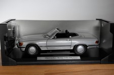 Norev Mercedes R107 SL 1:18 silber unbespielt in OVP älteres Model