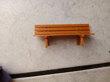 LGB/Pola -  Figur zur Bahnanlage  sieh Bild ca. 8 cm -Nr.  56 -Sitzbank Plastik