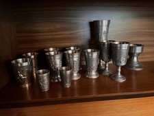 Verschiedene Zinnbecher, Zinn