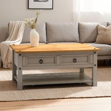 Couchtisch aus Holz mit