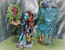 1 Monster High Puppe Lorna
