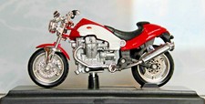 Maisto Motorrad- Modell Moto Guzzi V10 Centauro Rot auf Sockel 
