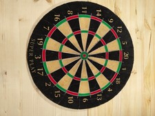Dartscheibe steeldart set mit 6 dartpfeilen