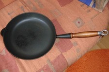 Eisenpfanne Cousance 28