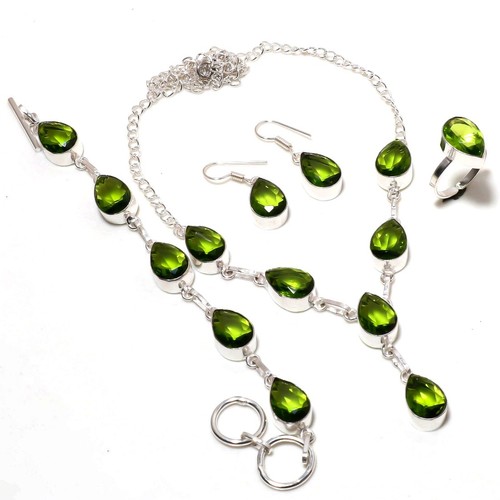 Facettierter peridot edelstein - peridot,