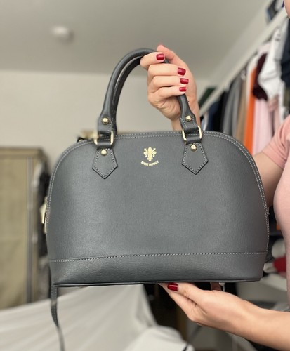 Graue handtasche mit goldenen - handtasche,