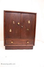 Schöner antiker Kinderschrank / Halbschrank / Kommode / Wickeltisch / Flügeltüre