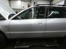 Tür vorne links Audi A4 B5 Avant Alusilber metallic Y7M