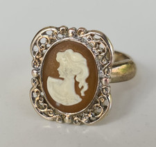 RING mit Gemme,  golden  Gr