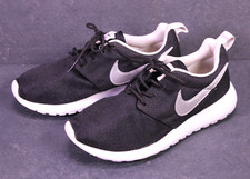 Nike Roshe Run Damen Sneaker