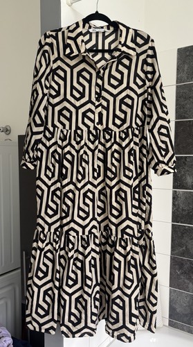 Zara luftiges kleid schwarz - zara,