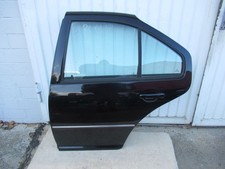 VW BORA (1J2) Tür links hinten Fahrerseite schwarz L041