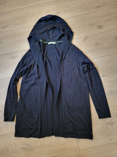 Dunkelblaue strickjacke von - dunkelblaue,