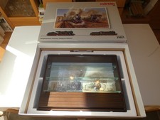 Vitrine aus Märklin H0 31021 mit Präsentations-Sückel "Stuttgarter Bahnhof"  OVP