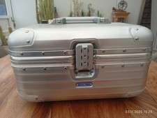 Original Rimowa Beautycase der Silver Integral-Serie aus Aluminium mit TSA-Zahle
