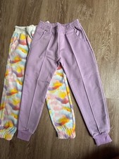 Kinder Hosen 2 Stück Jogginghosen Bunt und Lila Gr. 116-112 NEU