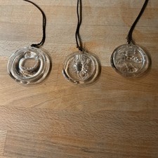 Fisch, Krebs und Gams im Kreis