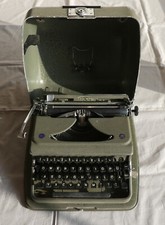 Schreibmaschine Reiseschreibmaschine antik: Triumph 34x37x16cm, 8kg funktioniert