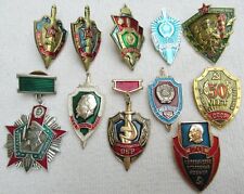 Gr. Konvolut von 11 Stück  AKADEMIE Orden u Abzeichen Russland UDSSR gemischt !