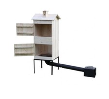 Traditioneller Räucherofen