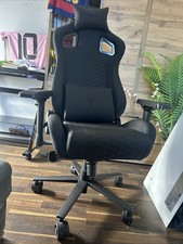 ISY IGC-1000 Gaming Stuhl Schwarz - 4D Armlehnen, Ergonomisch, Höhenverstellbar