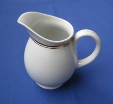 Milchkännchen Weiss mit Goldrand, Porzellan, Moschendorf Bavaria, 9,5x9,5cm