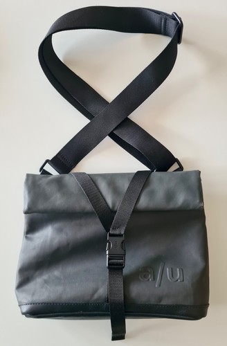 Aunts and uncles crossbody - a/u,
