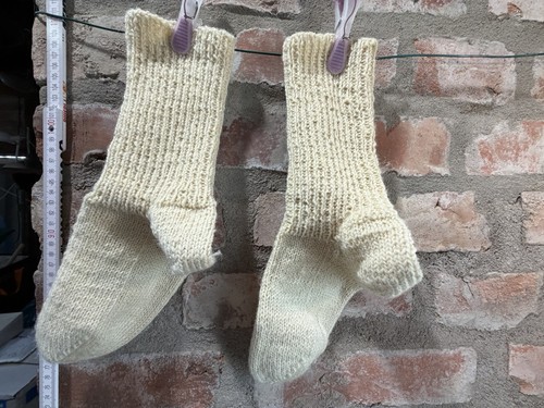 Handgestrickte wollsocken - handgestrickte,