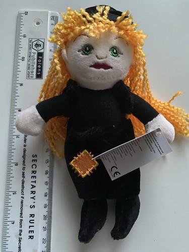 The puppet company hexe - the,