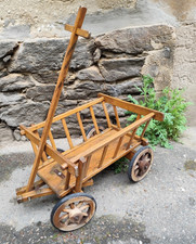 Alter Blumenwagen Leiterwagen